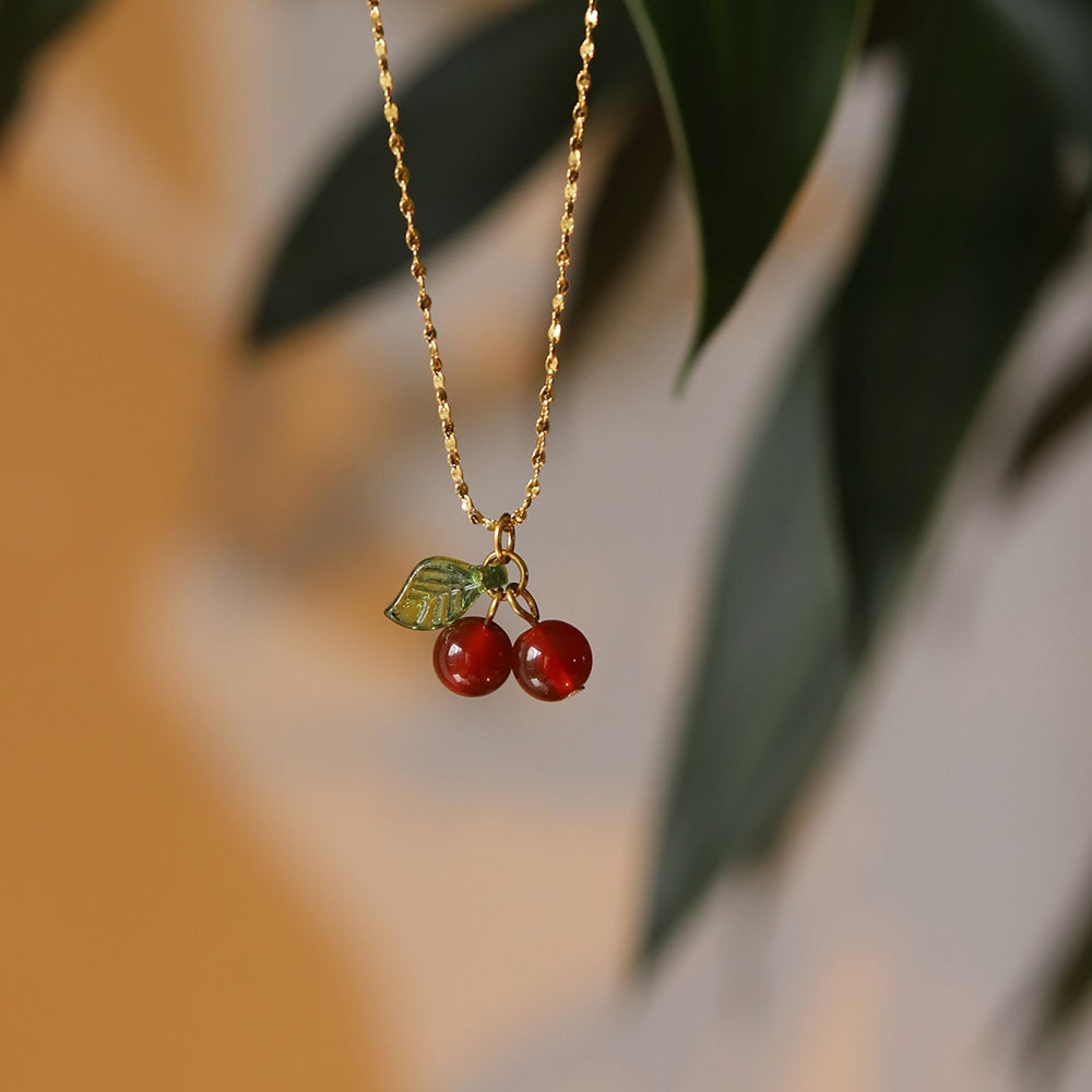Collier Cherry